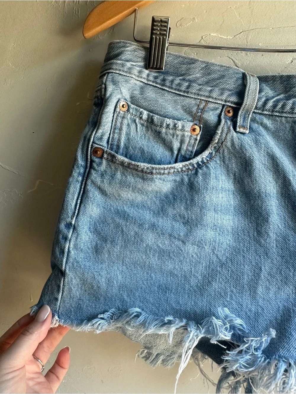 Levi's 501 Cutoff Denim Shorts Light Wash Frayed Raw Hem Festival Grunge W30